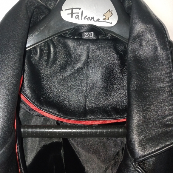 Leather jacket - Picture 2 of 7